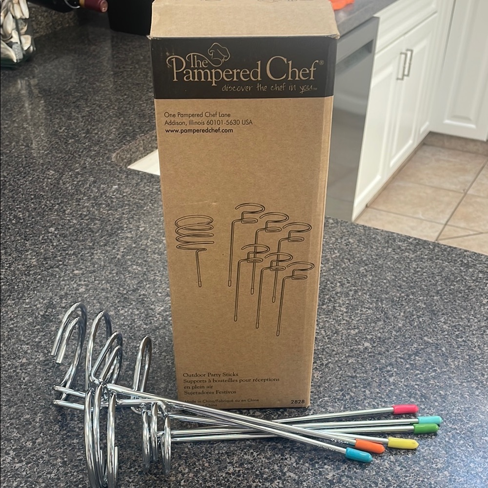 The Pampered Chef Colorful Outdoor Party Sticks
